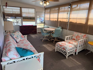 Step into this well-maintained 1 bedroom, 1 bath home located in on Crystal Lake Club in Florida - for sale on GolfHomes.com, golf home, golf lot