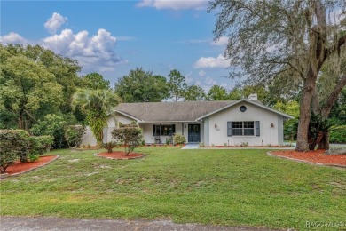 BEAUTIFUL SPACIOUS POOL HOME! This 4 bedroom 2 1/2 baths & 2 car on Sugarmill Woods Golf and Country Club in Florida - for sale on GolfHomes.com, golf home, golf lot