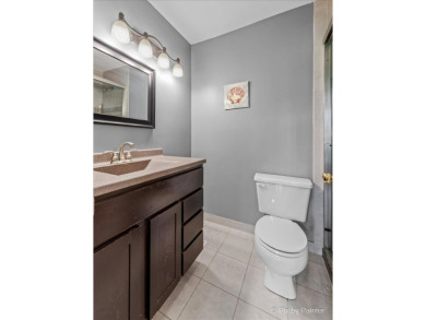 Charming End-Unit Townhome a well-designed 2-bedroom, 2 on Glendale Lakes Golf Club in Illinois - for sale on GolfHomes.com, golf home, golf lot