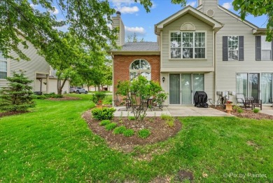 Charming End-Unit Townhome a well-designed 2-bedroom, 2 on Glendale Lakes Golf Club in Illinois - for sale on GolfHomes.com, golf home, golf lot