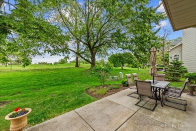 Charming End-Unit Townhome a well-designed 2-bedroom, 2 on Glendale Lakes Golf Club in Illinois - for sale on GolfHomes.com, golf home, golf lot