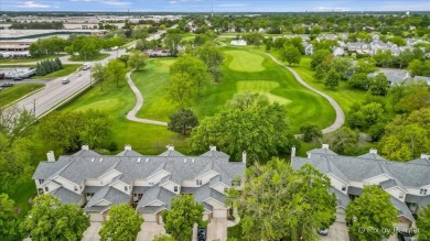Charming End-Unit Townhome a well-designed 2-bedroom, 2 on Glendale Lakes Golf Club in Illinois - for sale on GolfHomes.com, golf home, golf lot