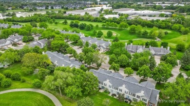Charming End-Unit Townhome a well-designed 2-bedroom, 2 on Glendale Lakes Golf Club in Illinois - for sale on GolfHomes.com, golf home, golf lot