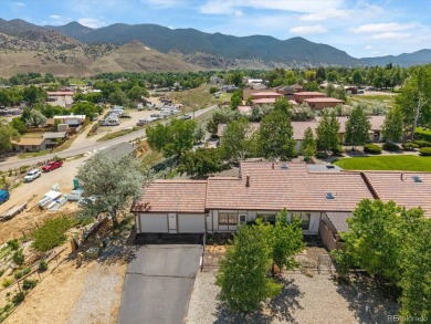 Spacious End-Unit Townhome with Views in Mesa Heights

Tucked on Salida Golf Club Inc in Colorado - for sale on GolfHomes.com, golf home, golf lot