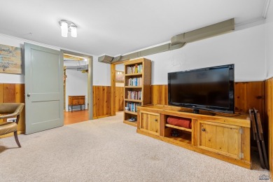 Charming West Side Home - Prime Location!  Enjoy main-level on Meadowbrook Golf Course in South Dakota - for sale on GolfHomes.com, golf home, golf lot