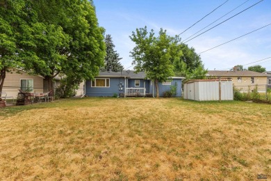 Charming West Side Home - Prime Location!  Enjoy main-level on Meadowbrook Golf Course in South Dakota - for sale on GolfHomes.com, golf home, golf lot