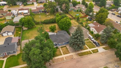 Charming West Side Home - Prime Location!  Enjoy main-level on Meadowbrook Golf Course in South Dakota - for sale on GolfHomes.com, golf home, golf lot