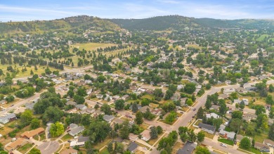 Charming West Side Home - Prime Location!  Enjoy main-level on Meadowbrook Golf Course in South Dakota - for sale on GolfHomes.com, golf home, golf lot