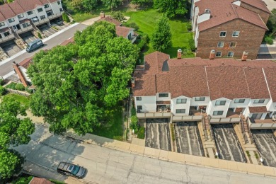 Experience the perfect blend of comfort and convenience in this on Sportsmans Country Club in Illinois - for sale on GolfHomes.com, golf home, golf lot