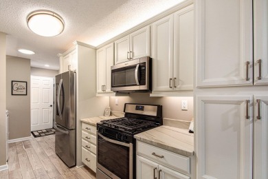 Beautiful condo. In Summit Twp. at 'The Fairways', near the on Country Club of Jackson in Michigan - for sale on GolfHomes.com, golf home, golf lot