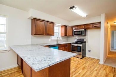 Charming remodeled home in beautiful Bella Vista--perfect for on Bella Vista - Metfield Golf Complex and Country Club in Arkansas - for sale on GolfHomes.com, golf home, golf lot