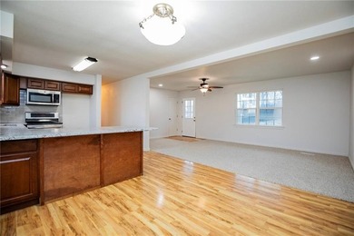 Charming remodeled home in beautiful Bella Vista--perfect for on Bella Vista - Metfield Golf Complex and Country Club in Arkansas - for sale on GolfHomes.com, golf home, golf lot