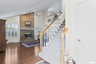 Beautifully updated condo in Panther Creek Golf Course Community on Panther Creek Country Club in Illinois - for sale on GolfHomes.com, golf home, golf lot