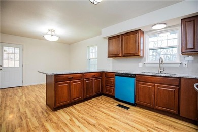 Charming remodeled home in beautiful Bella Vista--perfect for on Bella Vista - Metfield Golf Complex and Country Club in Arkansas - for sale on GolfHomes.com, golf home, golf lot