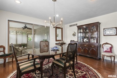 Beautifully updated condo in Panther Creek Golf Course Community on Panther Creek Country Club in Illinois - for sale on GolfHomes.com, golf home, golf lot