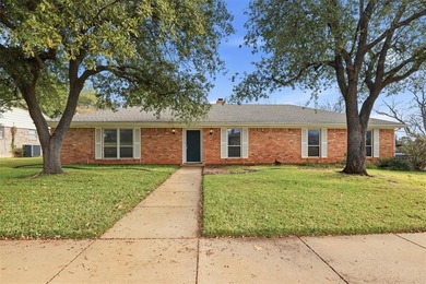CLEAN AND MOVE IN READY. Situated on a quiet, established street on Shady Valley Golf Club in Texas - for sale on GolfHomes.com, golf home, golf lot