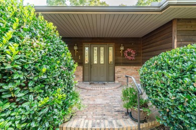 Charming 3-bedroom, 2.5-bath home on a corner lot overlooking on Balboa Golf Course in Arkansas - for sale on GolfHomes.com, golf home, golf lot