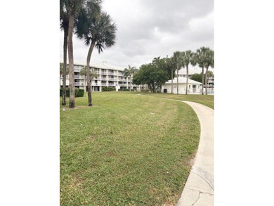 Spacious Condo, Clubhouse, Fitness Center, Manager on Site, Pool on Bear Lakes Country Club in Florida - for sale on GolfHomes.com, golf home, golf lot