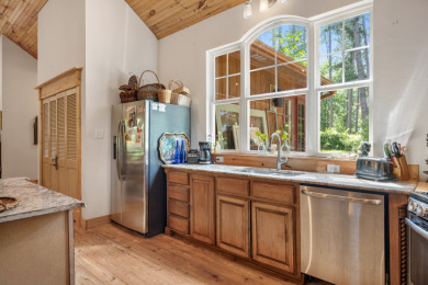 Gorgeous Lodge-Style Home in the Piney Woods of East Texas on Holly Lake Ranch Golf Club in Texas - for sale on GolfHomes.com, golf home, golf lot
