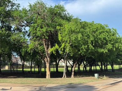 Sellers are offering $10,000 toward buyers closing costs!! This on Stonebridge Ranch Country Club - Dye in Texas - for sale on GolfHomes.com, golf home, golf lot