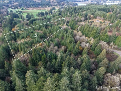 Attention Builders and Investors! This sale includes 18.58 acres on Coos Golf Course and Club in Oregon - for sale on GolfHomes.com, golf home, golf lot