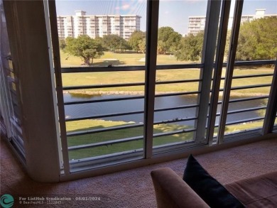 Don't miss this spacious two bedroom two bath King unit. A great on Palm-Aire Country Club and Resort - The Oaks in Florida - for sale on GolfHomes.com, golf home, golf lot