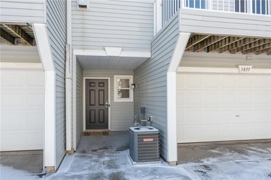 Settle into this beautifully maintained 3-bed, 2-bath townhome on Loggers Trail Golf Club in Minnesota - for sale on GolfHomes.com, golf home, golf lot