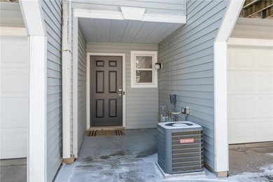 Settle into this beautifully maintained 3-bed, 2-bath townhome on Loggers Trail Golf Club in Minnesota - for sale on GolfHomes.com, golf home, golf lot