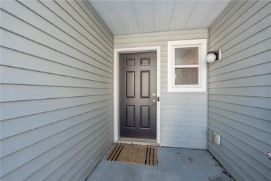 Settle into this beautifully maintained 3-bed, 2-bath townhome on Loggers Trail Golf Club in Minnesota - for sale on GolfHomes.com, golf home, golf lot