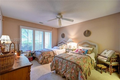 8th fairway vistas Oyster Reef Golf Course. 1-story home w/ on Dolphin Head Golf Club in South Carolina - for sale on GolfHomes.com, golf home, golf lot