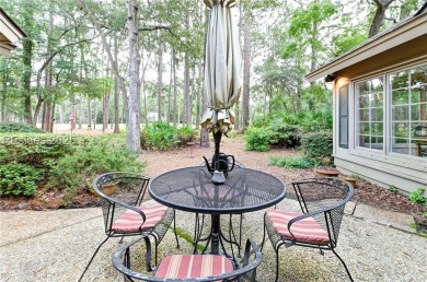 8th fairway vistas Oyster Reef Golf Course. 1-story home w/ on Dolphin Head Golf Club in South Carolina - for sale on GolfHomes.com, golf home, golf lot