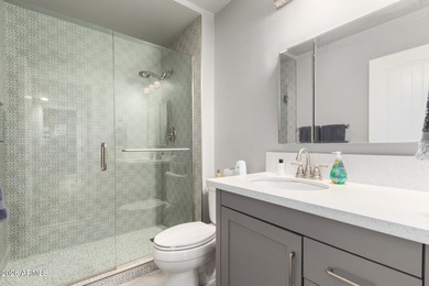 Enjoy easy living in this charming 2-bedroom Gemini home with a on Sun City Country Club in Arizona - for sale on GolfHomes.com, golf home, golf lot