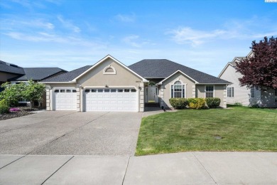 MLS# 283806 This gorgeous home sits safely off the 12th tee box on Horn Rapids Golf Club in Washington - for sale on GolfHomes.com, golf home, golf lot