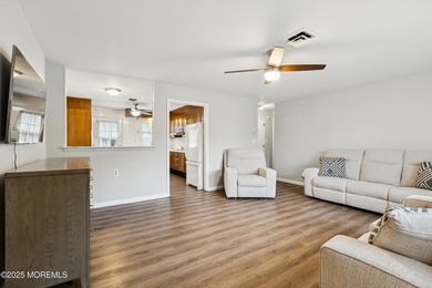 Welcome home to this move-in ready 2-bedroom, 1-bath Baronet on Greenbriar Woodlands in New Jersey - for sale on GolfHomes.com, golf home, golf lot