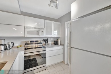 Charming 2 bedroom 2 bathroom condo located in the desirable on Inverrary Country Club in Florida - for sale on GolfHomes.com, golf home, golf lot