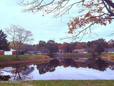 Welcome home to this move-in ready 2-bedroom, 1-bath Baronet on Greenbriar Woodlands in New Jersey - for sale on GolfHomes.com, golf home, golf lot