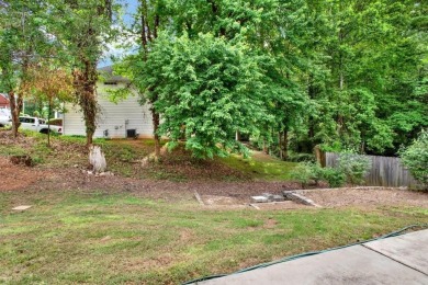 Welcome to this beautifully updated 3-bedroom, 2-bath stepless on Canongate At Eagle Watch Golf Club in Georgia - for sale on GolfHomes.com, golf home, golf lot