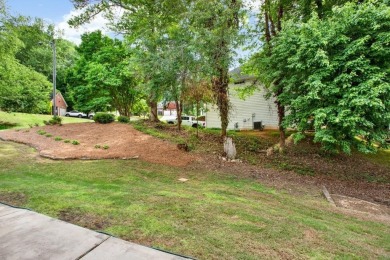 Welcome to this beautifully updated 3-bedroom, 2-bath stepless on Canongate At Eagle Watch Golf Club in Georgia - for sale on GolfHomes.com, golf home, golf lot