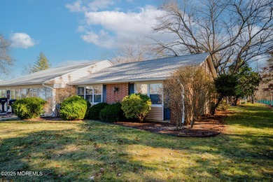 Welcome home to this move-in ready 2-bedroom, 1-bath Baronet on Greenbriar Woodlands in New Jersey - for sale on GolfHomes.com, golf home, golf lot