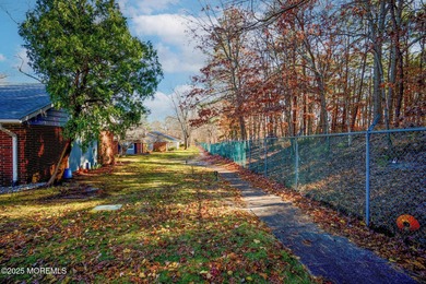 Welcome home to this move-in ready 2-bedroom, 1-bath Baronet on Greenbriar Woodlands in New Jersey - for sale on GolfHomes.com, golf home, golf lot