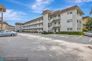 Charming 2 bedroom 2 bathroom condo located in the desirable on Inverrary Country Club in Florida - for sale on GolfHomes.com, golf home, golf lot