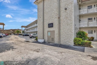 Charming 2 bedroom 2 bathroom condo located in the desirable on Inverrary Country Club in Florida - for sale on GolfHomes.com, golf home, golf lot