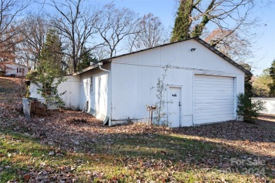 This full brick ranch home featuring 3 bedrooms, 2 full on Club At Irish Creek in North Carolina - for sale on GolfHomes.com, golf home, golf lot