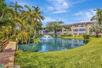 Charming 2 bedroom 2 bathroom condo located in the desirable on Inverrary Country Club in Florida - for sale on GolfHomes.com, golf home, golf lot