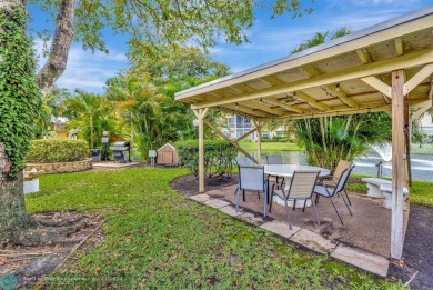 Charming 2 bedroom 2 bathroom condo located in the desirable on Inverrary Country Club in Florida - for sale on GolfHomes.com, golf home, golf lot