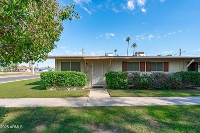Charming Sun City home in a 55+ community! Enjoy a bright great on Sun City South Golf Course in Arizona - for sale on GolfHomes.com, golf home, golf lot