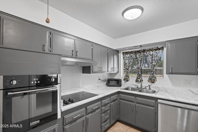 Charming Sun City home in a 55+ community! Enjoy a bright great on Sun City South Golf Course in Arizona - for sale on GolfHomes.com, golf home, golf lot