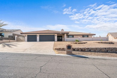 Welcome to this inviting single-family home situated along the on London Bridge Golf Course in Arizona - for sale on GolfHomes.com, golf home, golf lot