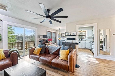 Beautifully updated Bella Vista (end unit) townhome, filled with on Bella Vista Country Club and Golf Course in Arkansas - for sale on GolfHomes.com, golf home, golf lot