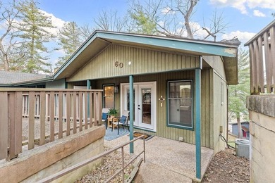 Beautifully updated Bella Vista (end unit) townhome, filled with on Bella Vista Country Club and Golf Course in Arkansas - for sale on GolfHomes.com, golf home, golf lot